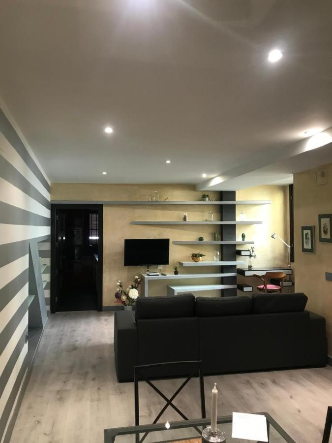 Styling Sierpes Center Apartment Sevilla Bagian luar foto